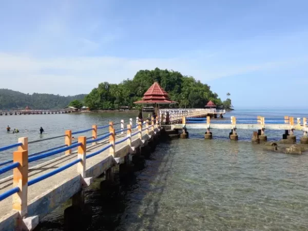 Pantai Carocok, Pantai Eksotis yang Sarat Sejarah di Pesisir Selatan